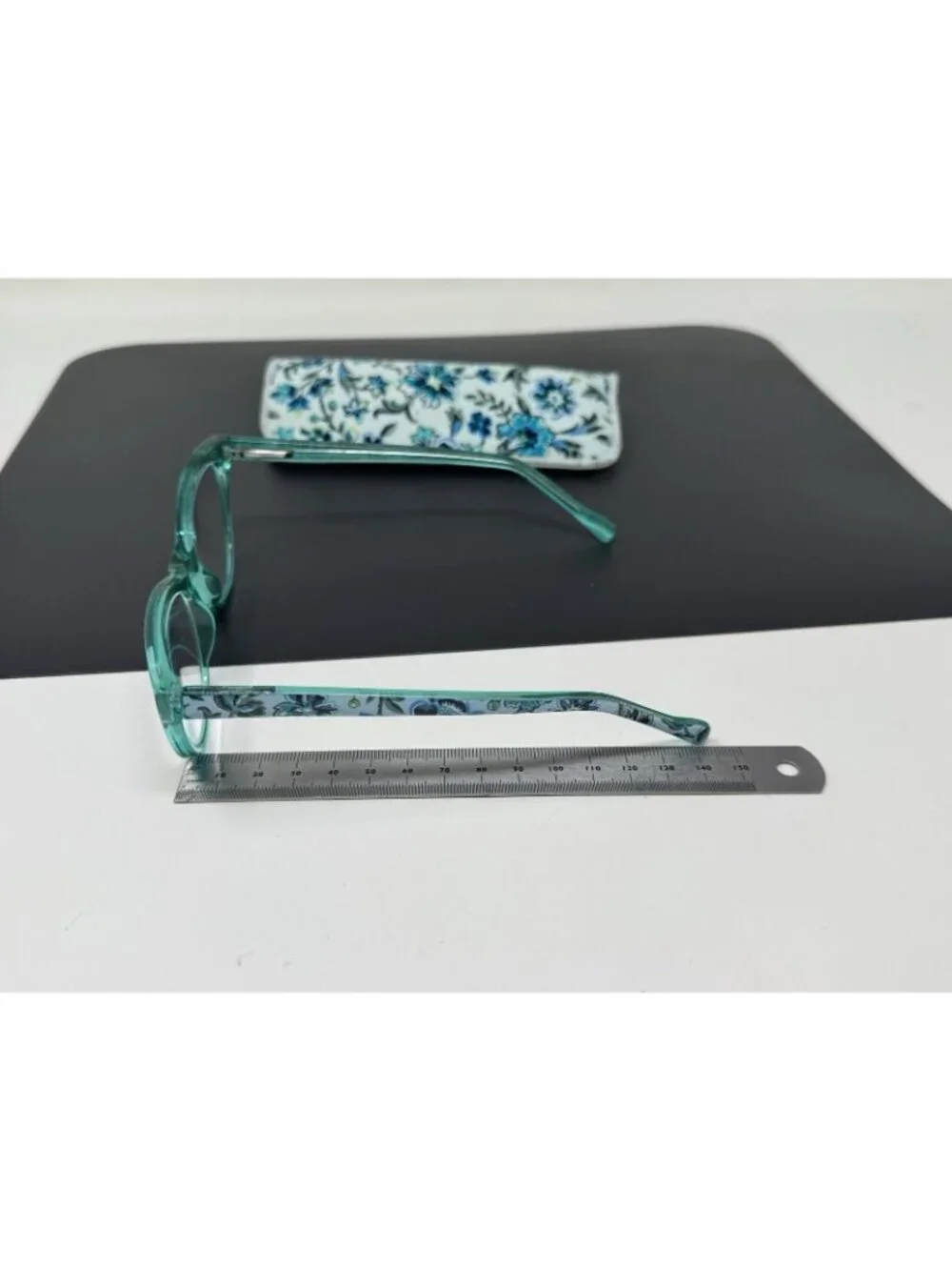 Vera Bradley Ashlyn Reading Glasses Vines Col. Cloud Vine  +2.00